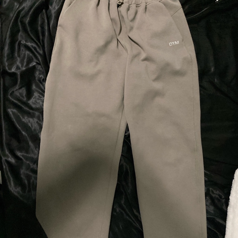 dym joggers loose fitting sweatpants